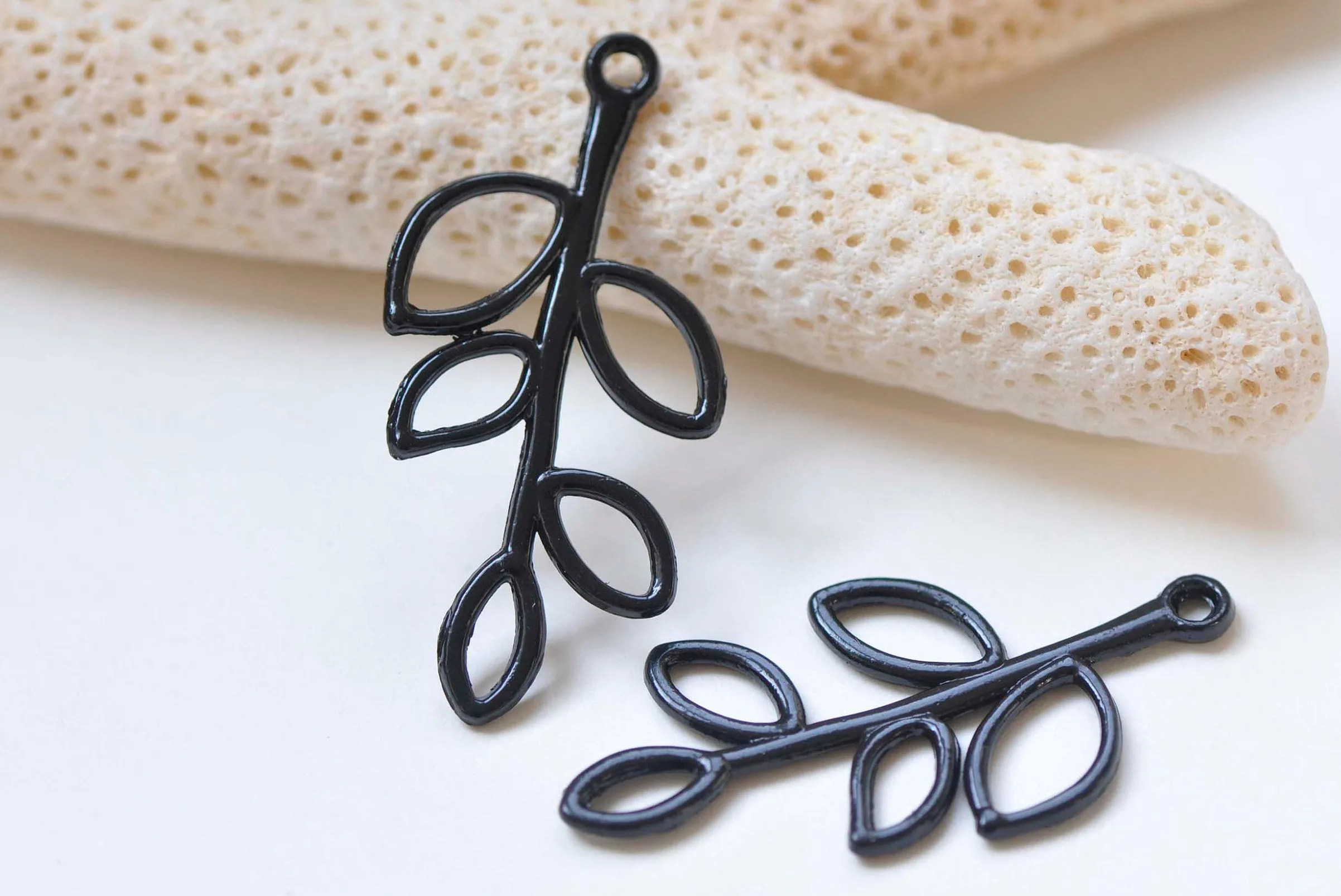 10 pcs Black Filigree Tree Leaf Connector Charms 18x37mm A1222