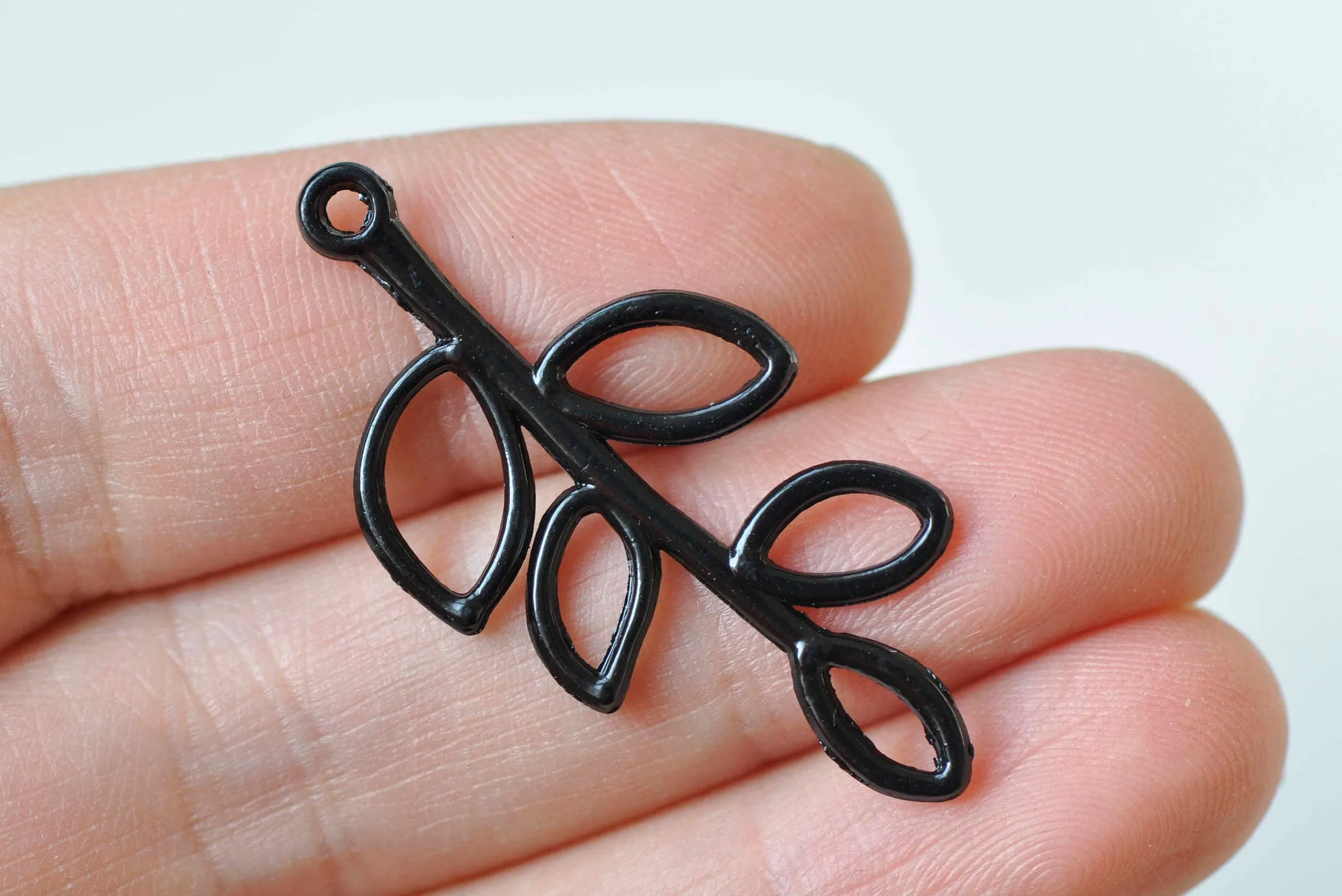 10 pcs Black Filigree Tree Leaf Connector Charms 18x37mm A1222