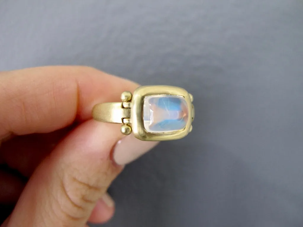 18 Karat Gold Hinged Rectangle Ceylon Moonstone Ring