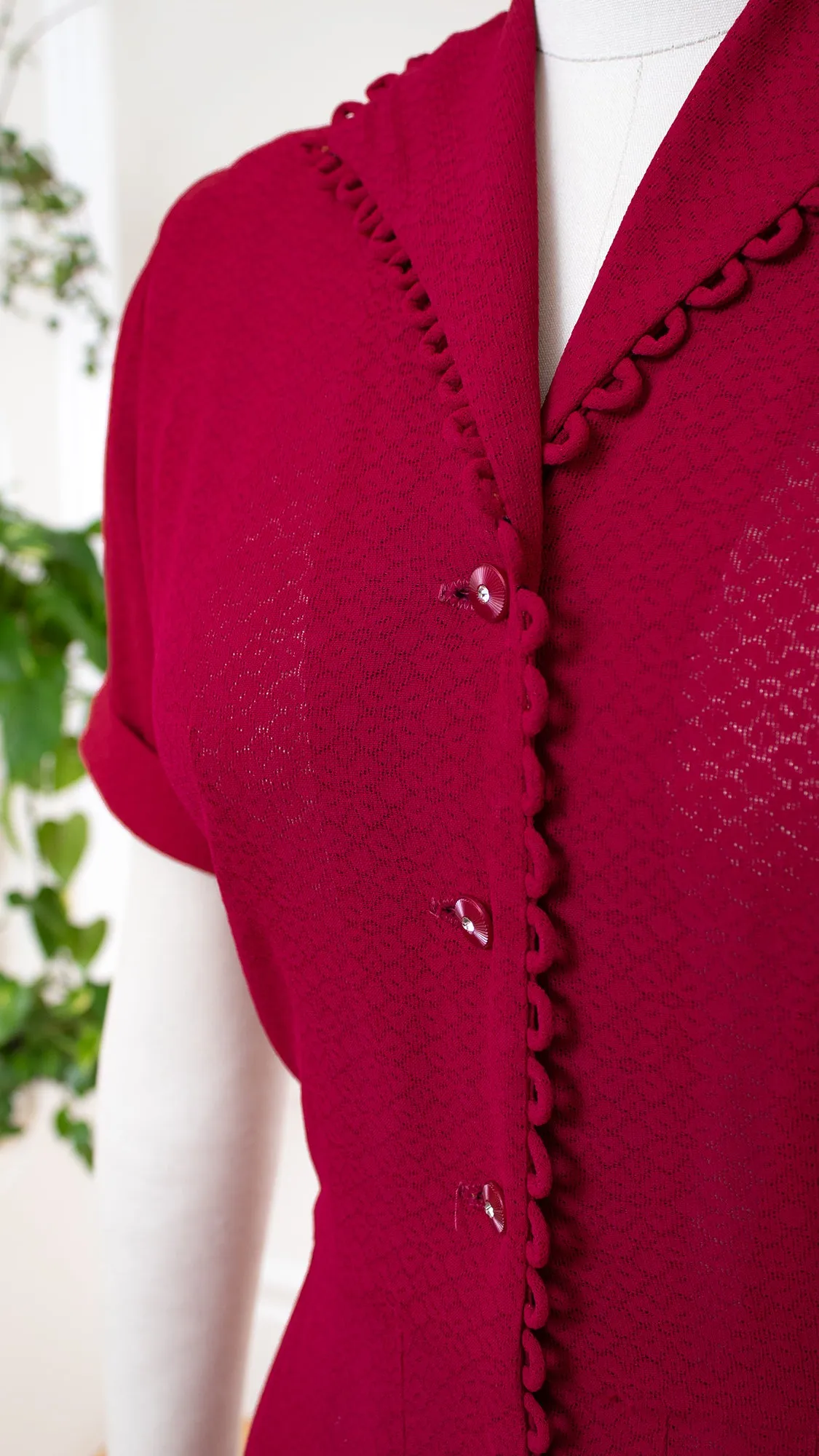 1940s Red Loop-Trim Lacy Shirtwaist Dress | medium