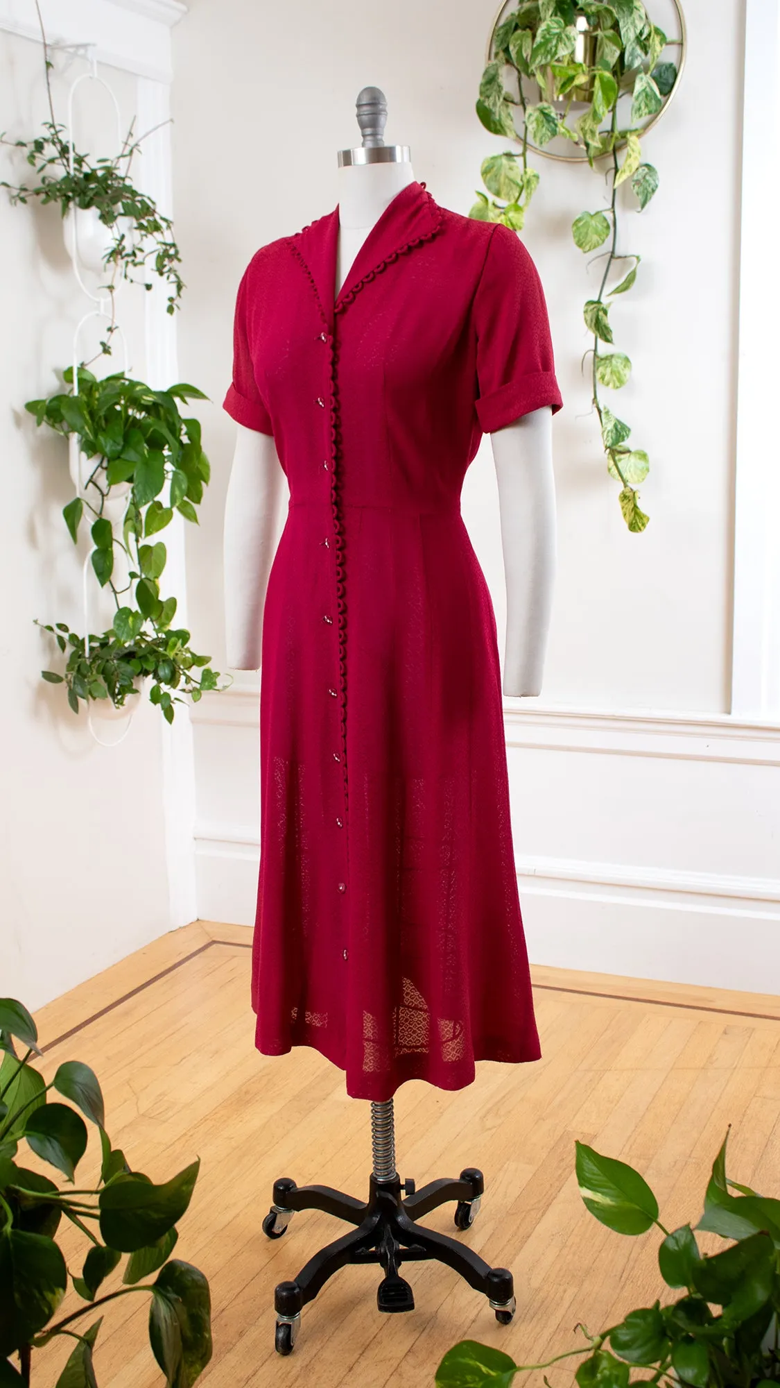 1940s Red Loop-Trim Lacy Shirtwaist Dress | medium