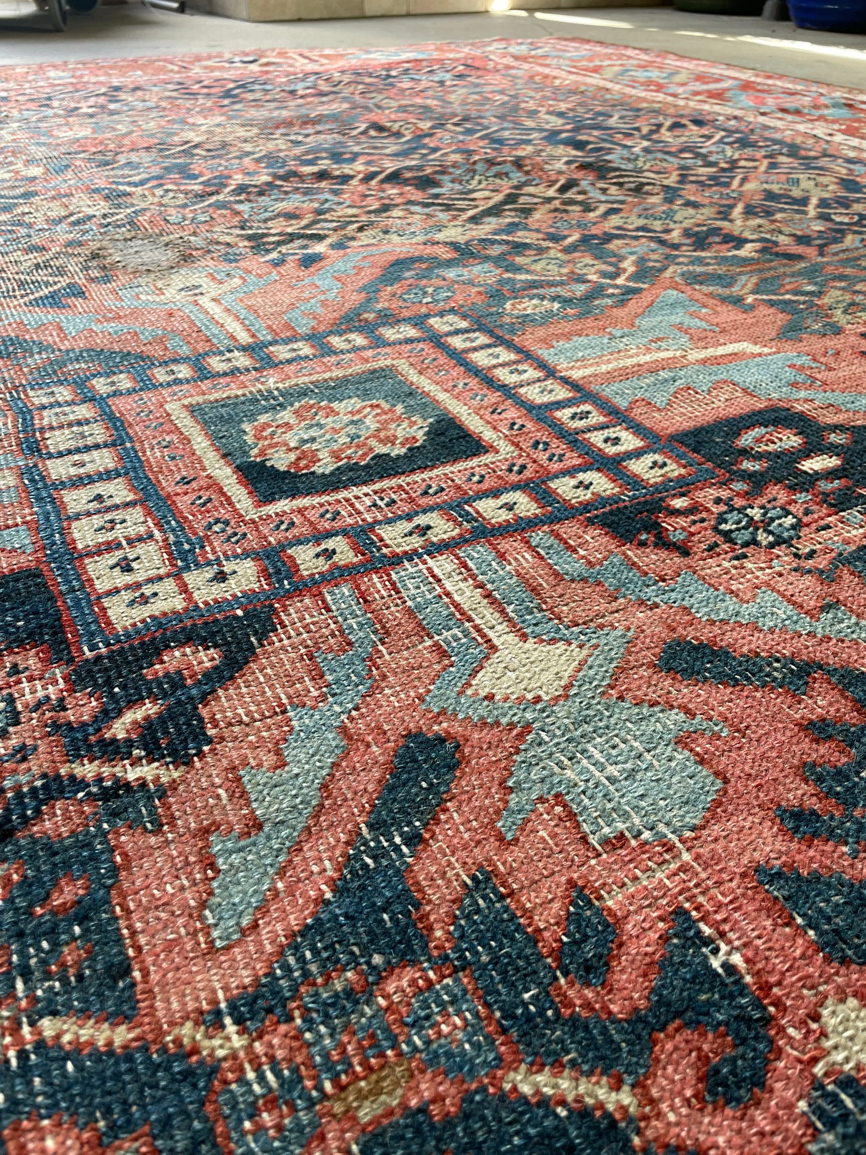 Antique Persian Heriz Rug / 9'5 x 12'7 Rug #2812