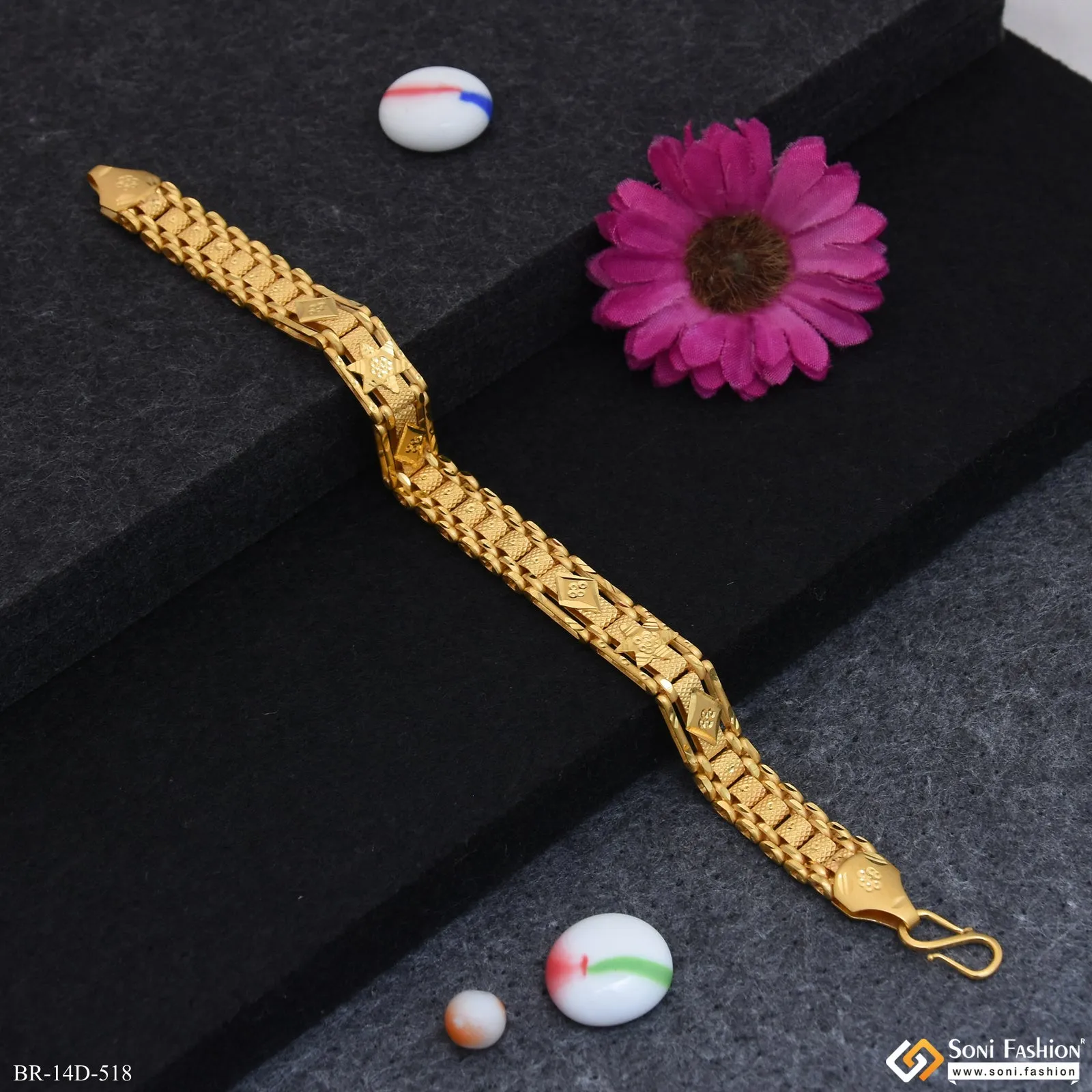 Artisanal Design Gold Plated Box Bracelet for Men - Style D518