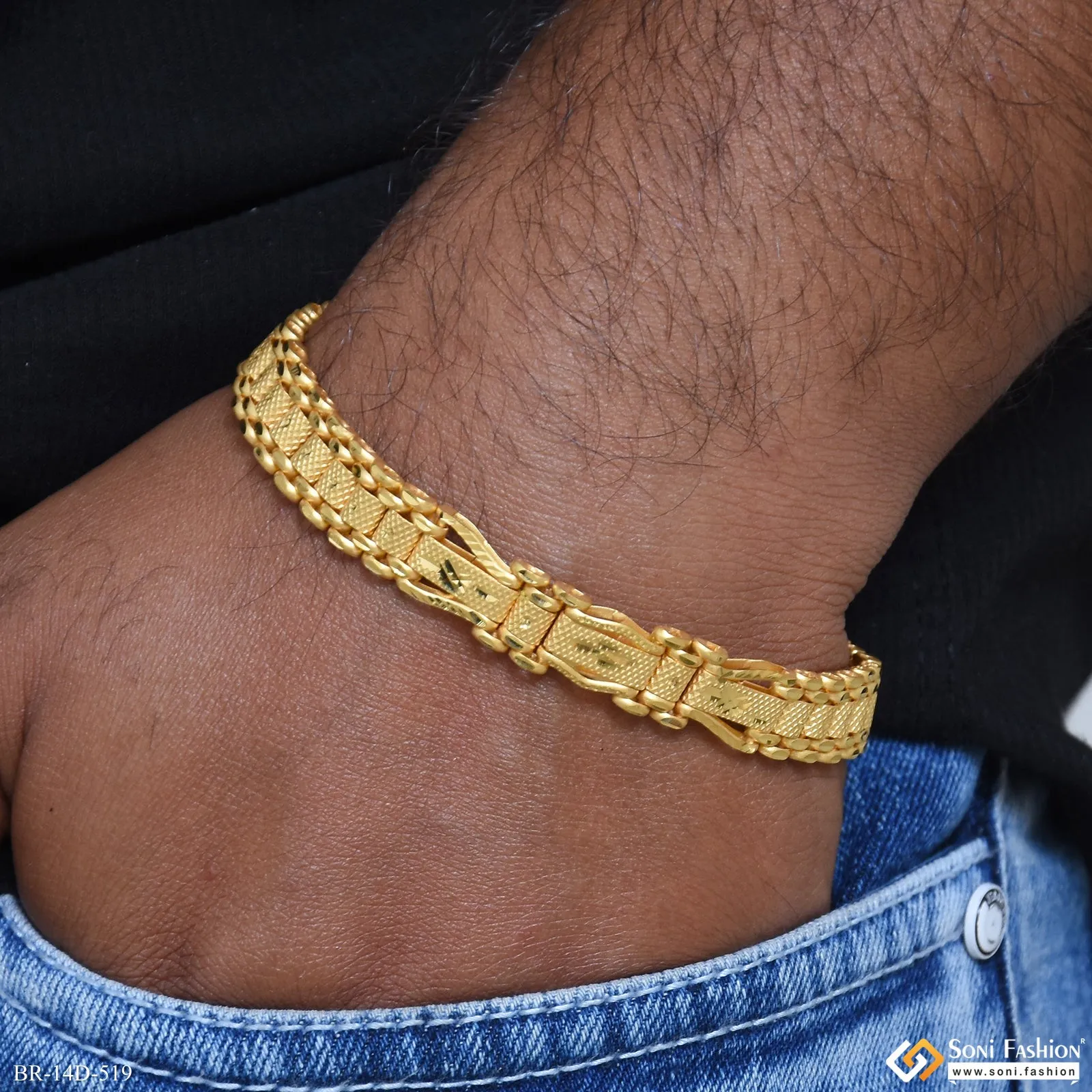Artisanal Design Gold Plated Box Bracelet for Men - Style D519