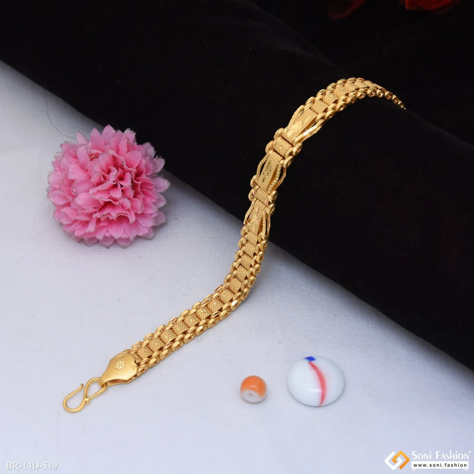 Artisanal Design Gold Plated Box Bracelet for Men - Style D519