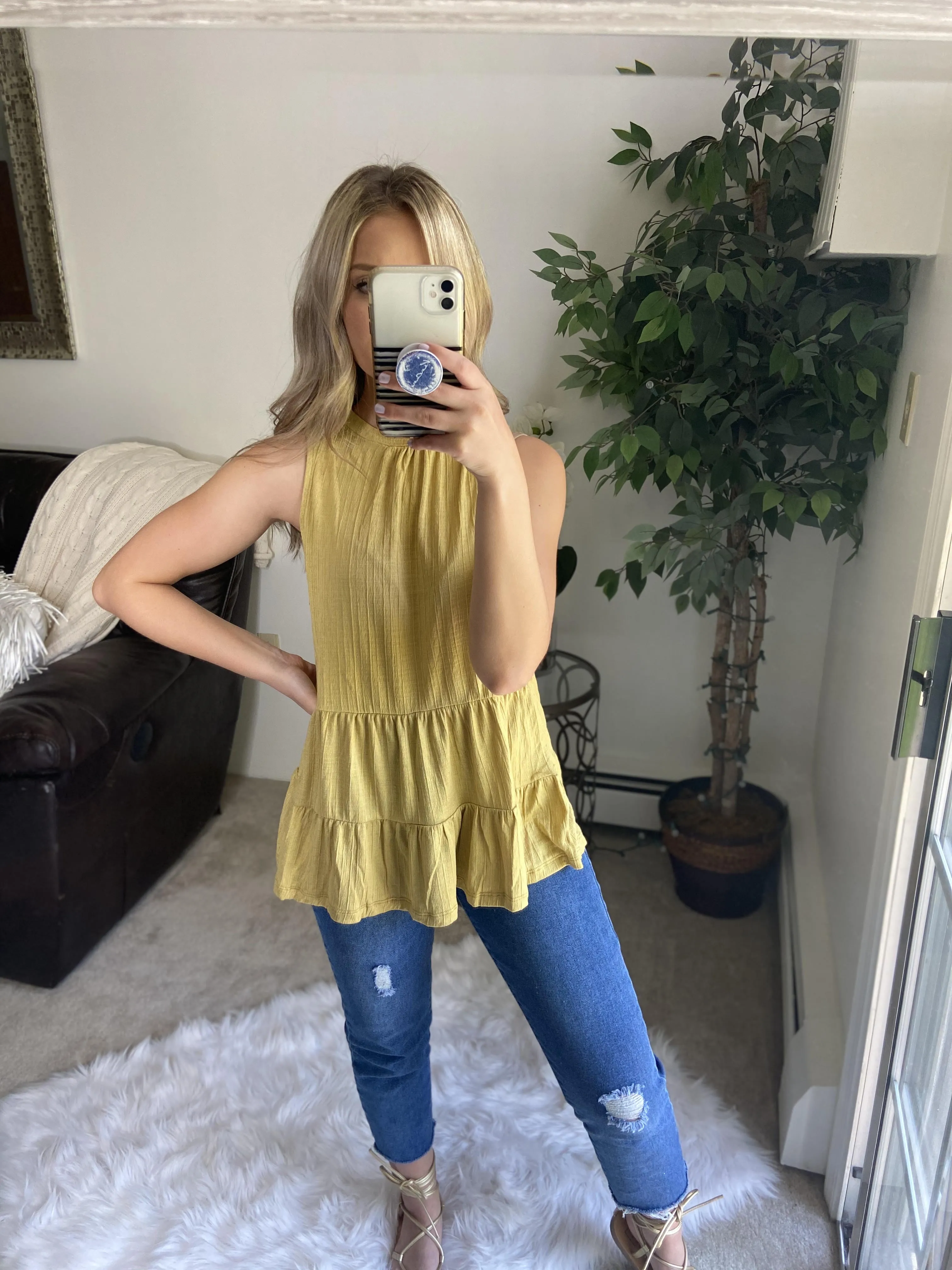 Canary Tiered Tank