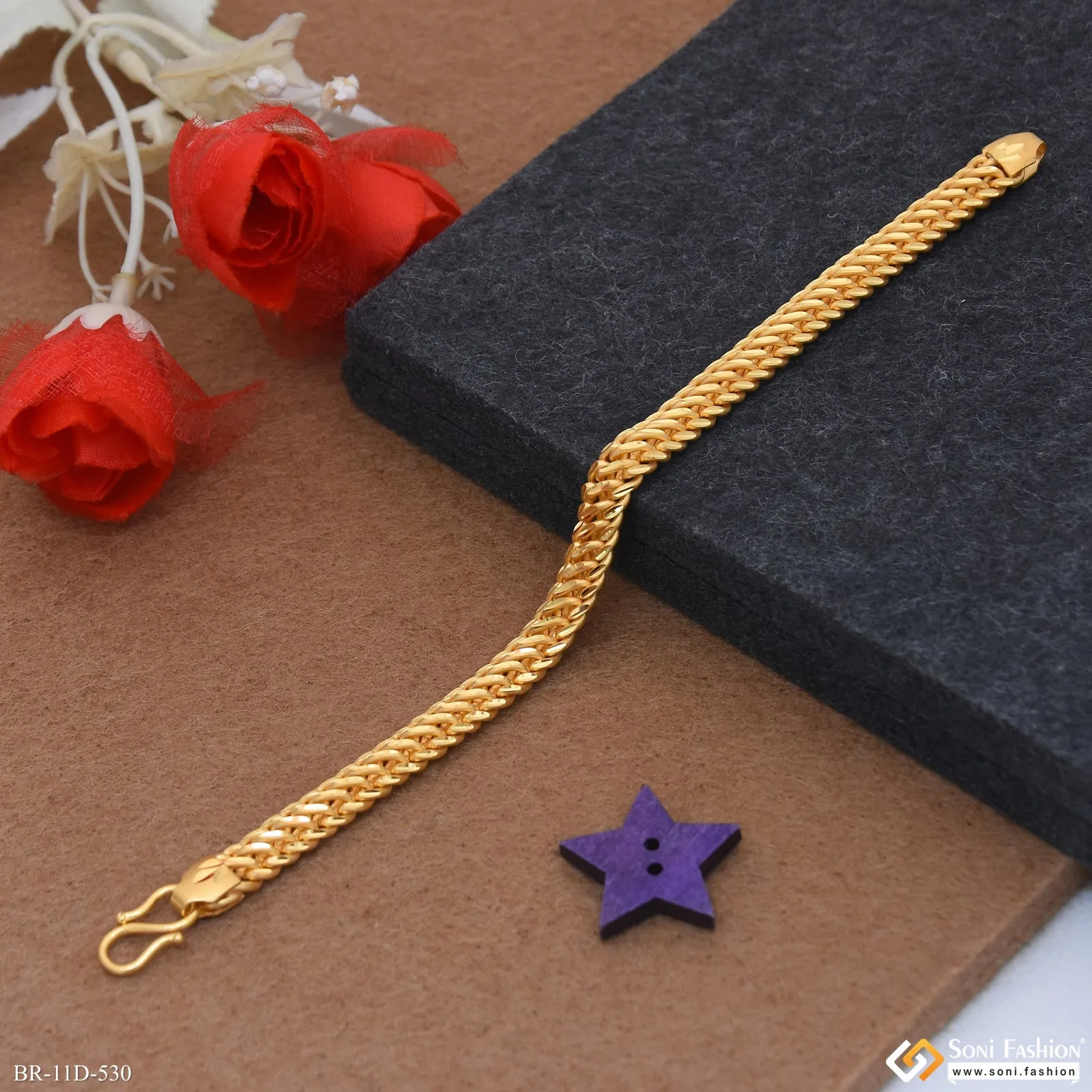 Fashionable Design Gold Plated Linked Bracelet for Men - Style D530