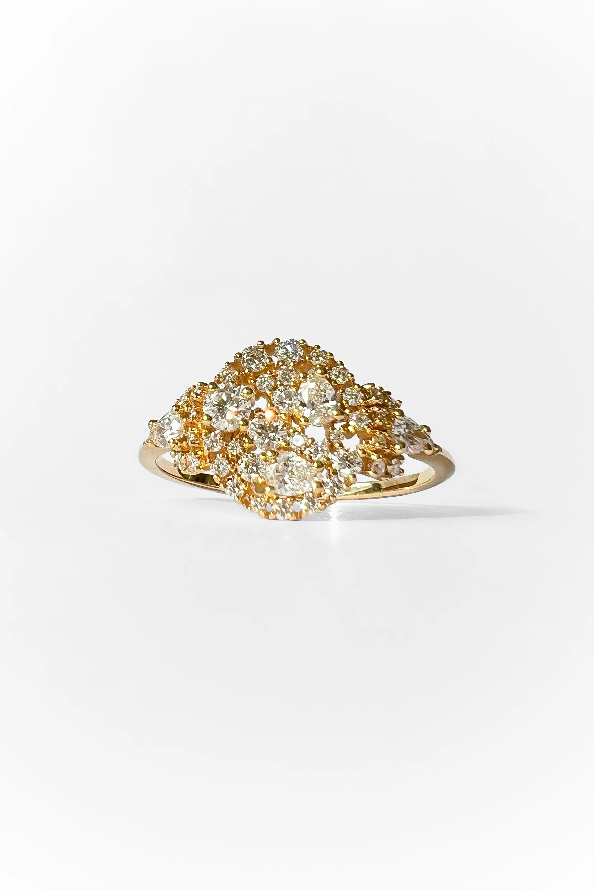 Light Sugar Signet gold ring