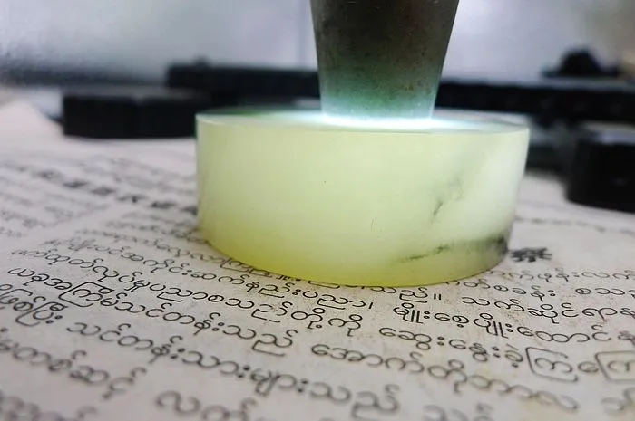 Natural Jade Rough Jadeite Raw (138g,5.3X1.9cm)