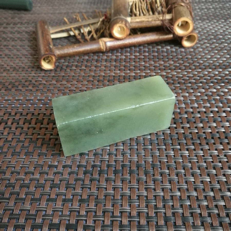 Natural Kunlun Jade Rough Nephrite Raw (6.7x2.6x2.3cm)