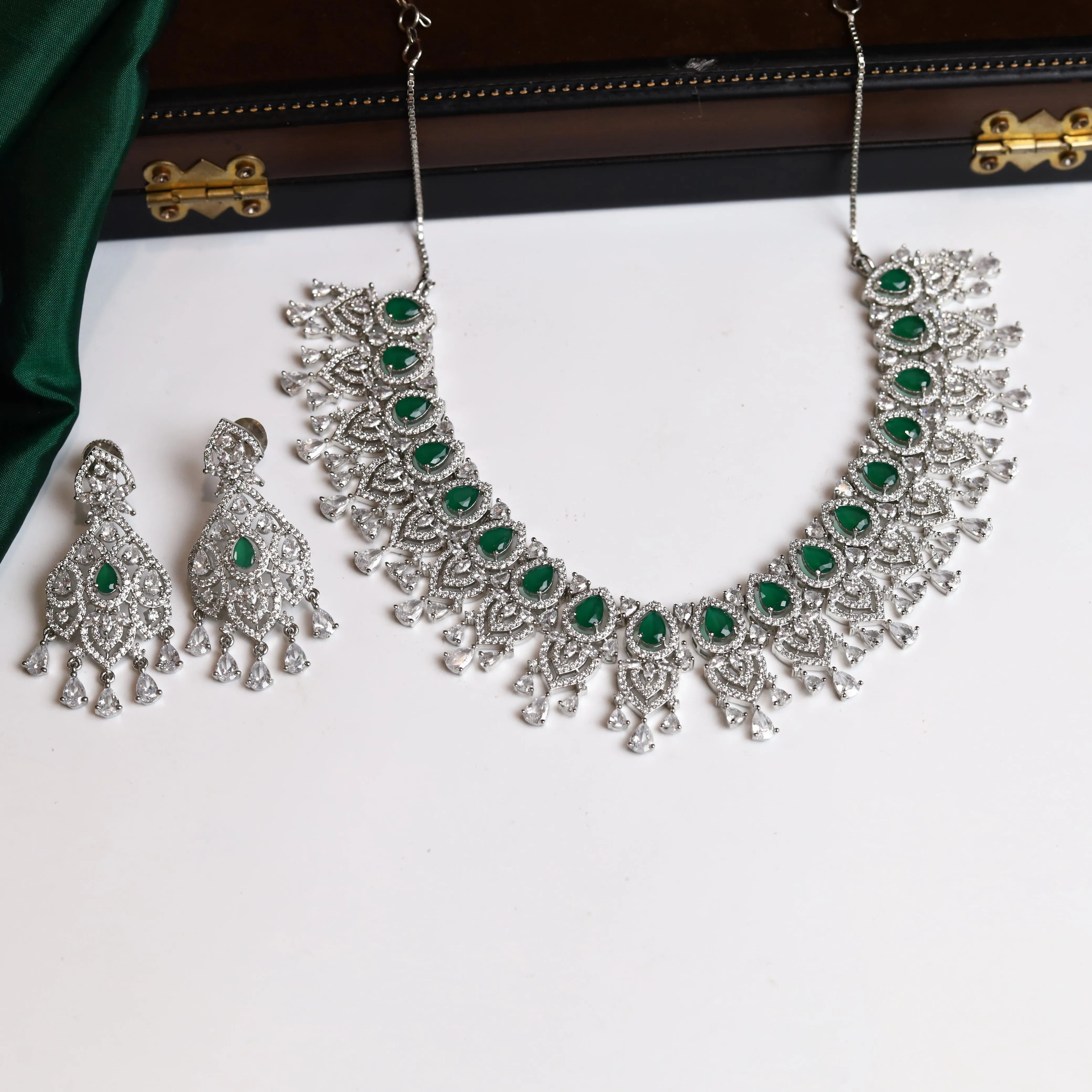 Round Neck Zircon/AD Necklace Set 3166-11