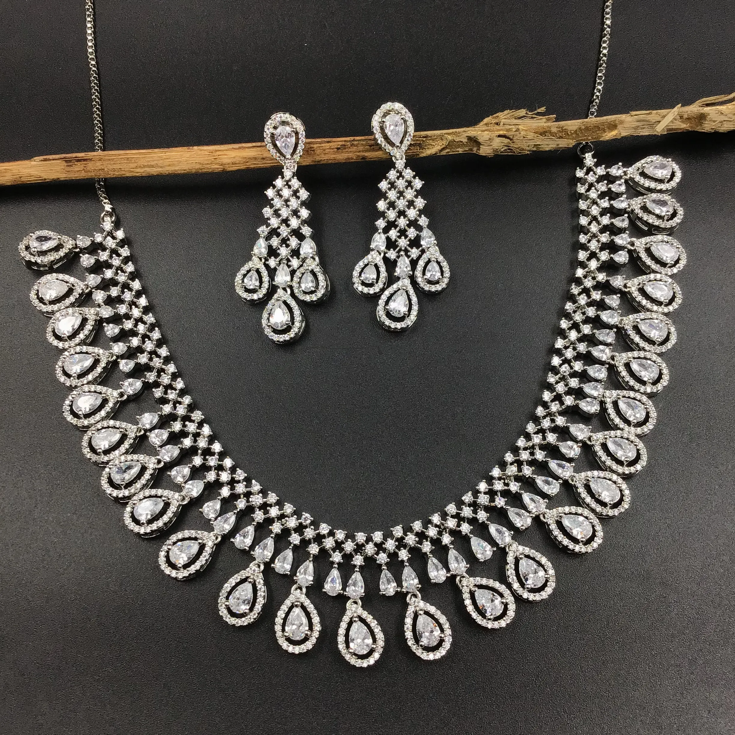 Round Neck Zircon/AD Necklace Set 6034-08